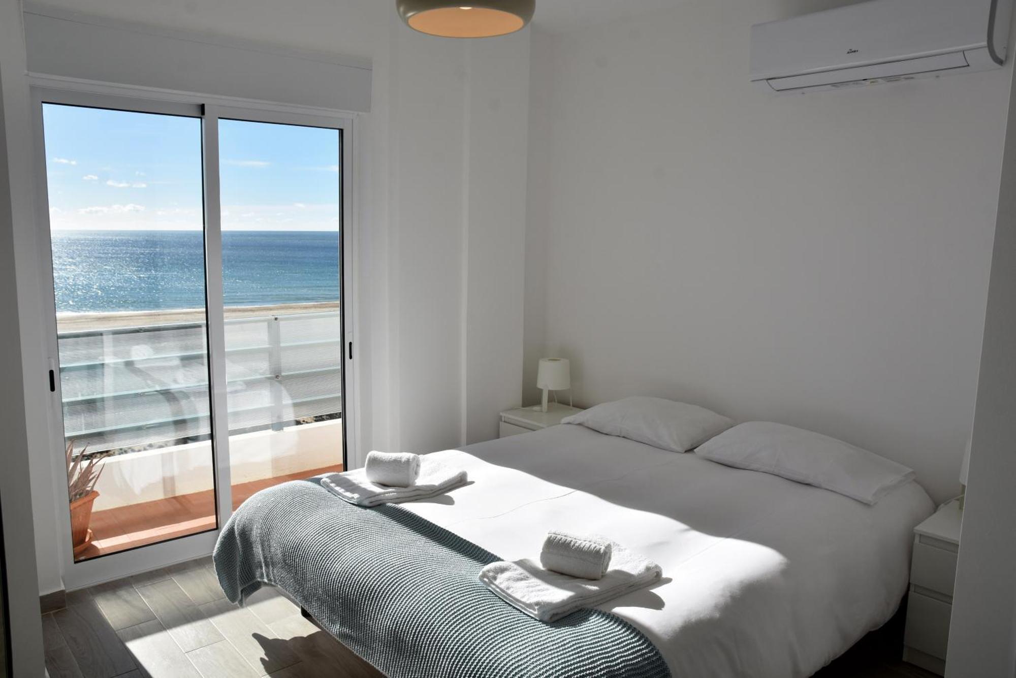 Over The Beach Монте-Гордо Экстерьер фото